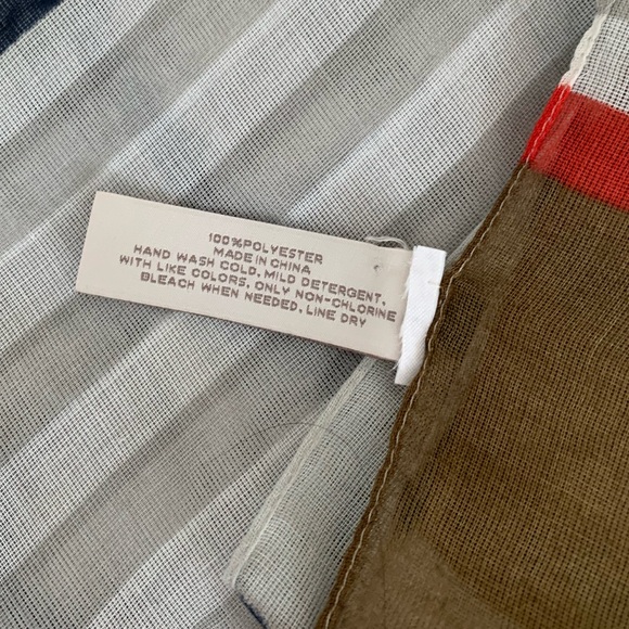 Loft Scarf - Picture 5 of 5